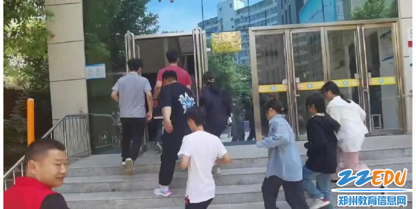 6、疏散学生