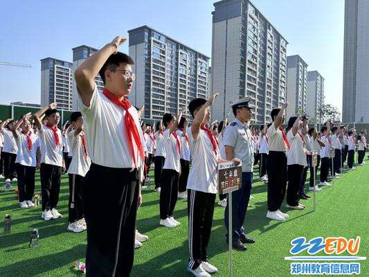 1.庄严的升旗仪式