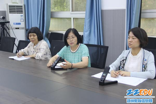 学校领导对青年教师提出期望