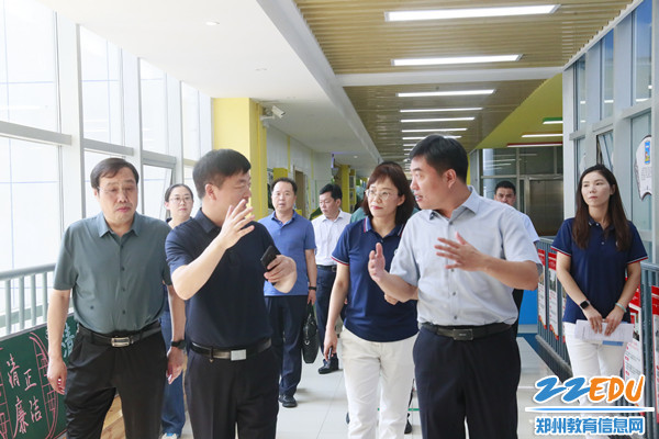 市教育局校园安全联合监督检查组到康平小学开展专项检查