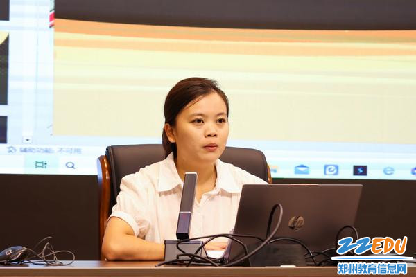 2李月皎老师为学们讲解在实习中如何调节心理压力