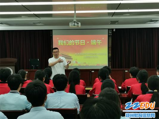 6校团委冯凯书记进行活动点评