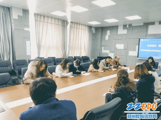 5.课题组不断提高自身素养，依托学校办公室进行专题研修