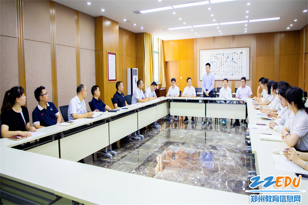 3新进教师做自我介绍