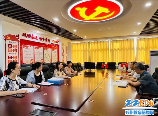 1郑州市教育局督学进行安全督导检查