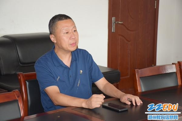 副校长张辉汇报校园安全工作