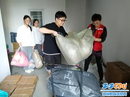 郑州学子展现志愿服务担当