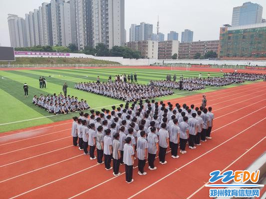 6、2023级幼儿保育专业新生方阵汇演