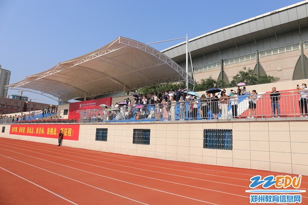 家长到场参加闭营仪式_副本 家长到场参加闭营仪式_副本