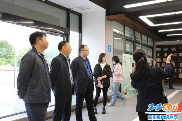 2了解学校非遗馆的艺术特色