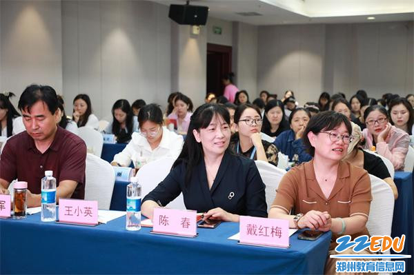 6.老师们热情高涨，积极与王教授互动