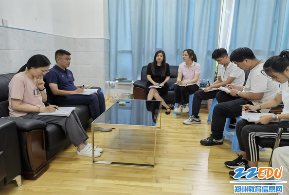 小学体育学科研讨现场