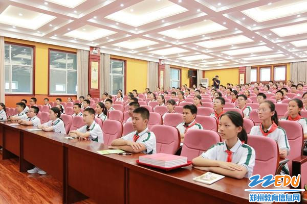 郑州57中师生认真学习