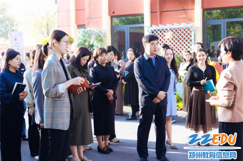 实地观摩郑东新区龙翔第二幼儿园“托幼一体化”工作