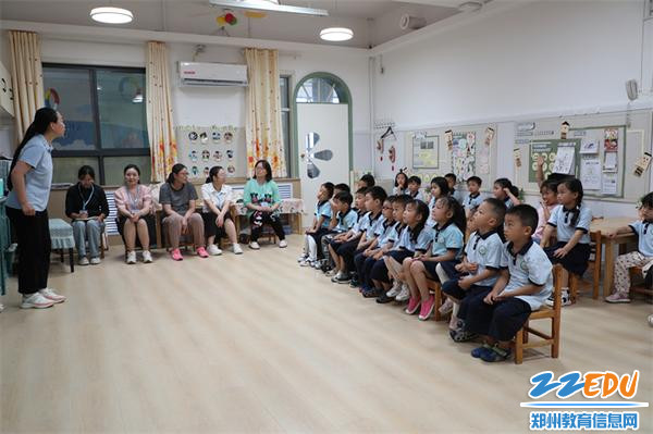 4.学员教师跟班观摩教育教学活动
