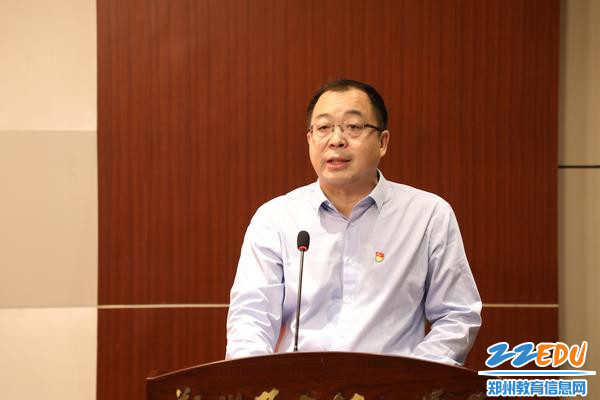 2党委副书记段红军主持本次培训