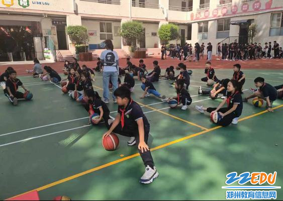 8.纬一路小学开展阳光大课间户外活动_1024_728_70