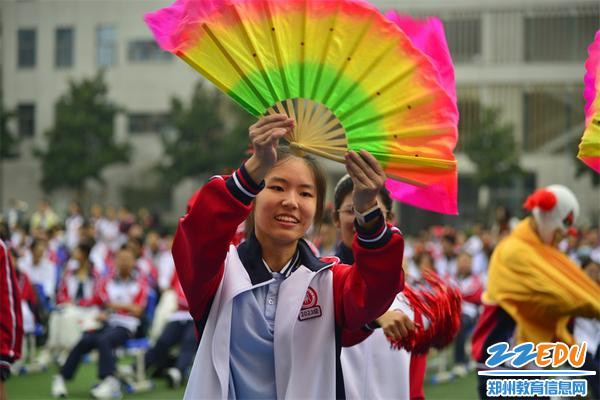 精彩稠扇舞