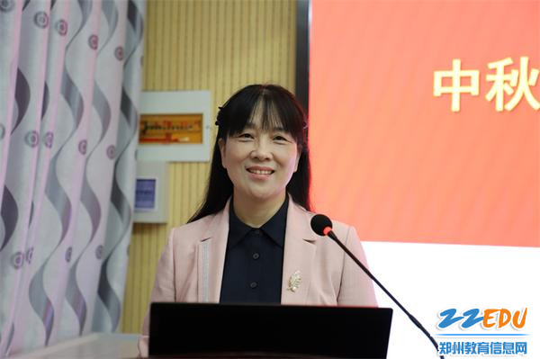 1.郑州市教工幼儿园书记园长主持幼儿园安全稳定会议