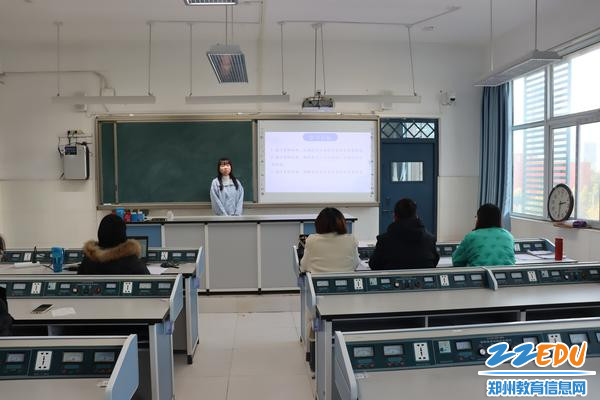 4参赛教师展示现场