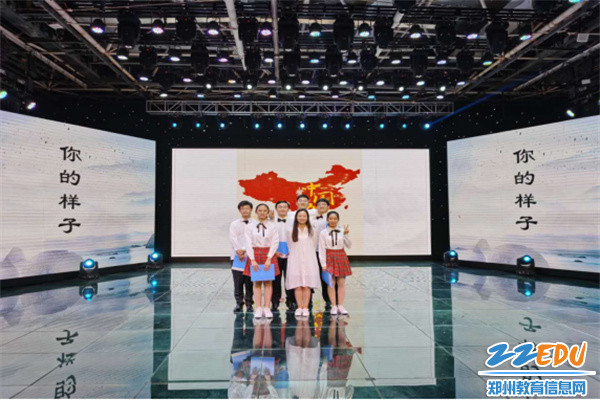 3郑州11中学生录制“中华经典诵读”活动现场