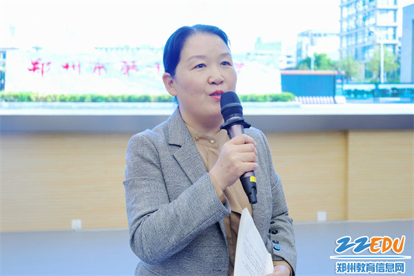 6郑州11中语文教师宋向红做点评