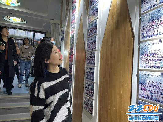 4.家长参观园所环境