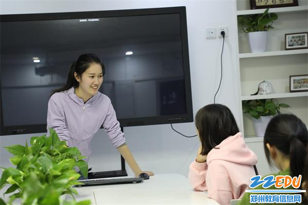 11.老师针对家长提出的疑惑，耐心解答