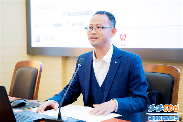 3河南省财政金融学院马克思主义学院院长、河南省逻辑学会会长曾庆福教授做学术报告