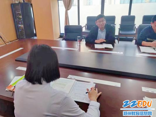 政治学科专家程亚评课