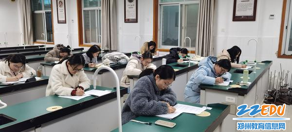 钢笔字比赛现场