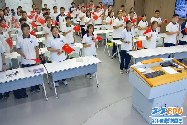 6班会活动在《我和我的祖国》的优美旋律中圆满结束