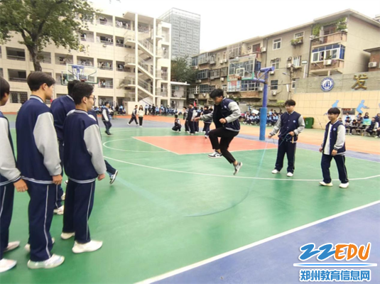7 十人跳大绳（男子组）