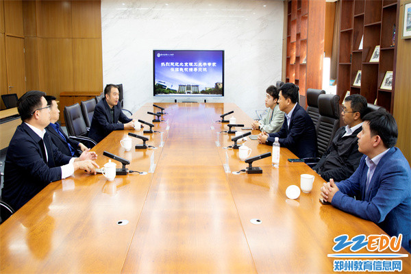 1北京理工大学走进郑州11中开展优质生源基地授牌暨专家报告活动