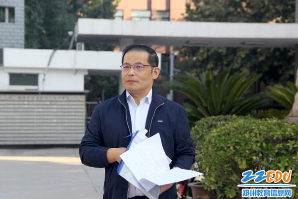 1党委书记、校长牛红国提出要求