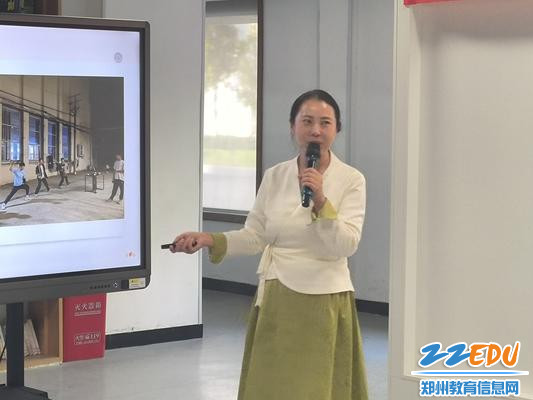 6茶艺和茶营销专业技能工作室主持人杨丽丽介绍学生能力培养情况