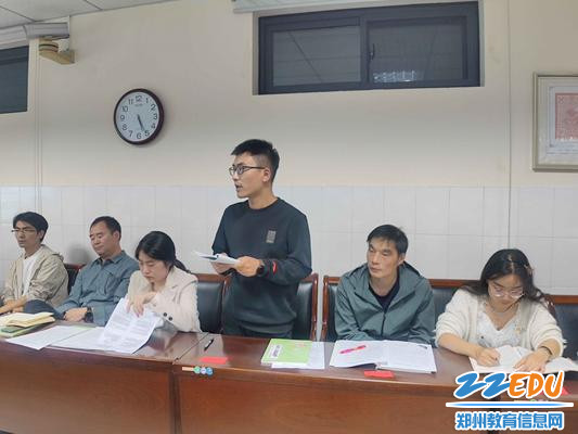 刘新新老师代表导师团表决心