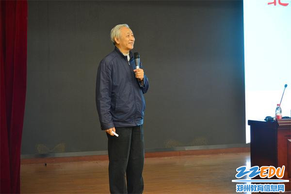 焦维新教授的科普讲座_副本