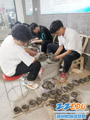 学生实践练习技艺 (2)