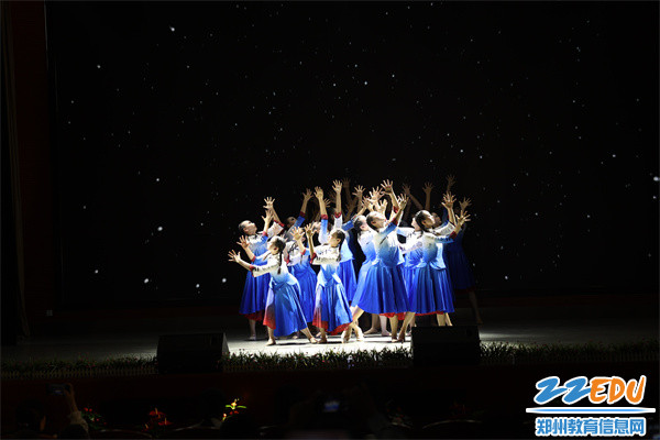4民乐团和舞蹈团同学们精彩演出
