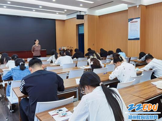 副校级干部陈会霞监考
