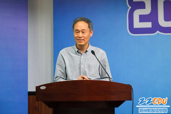 5河南省教育厅职成教处副处长史文生讲话