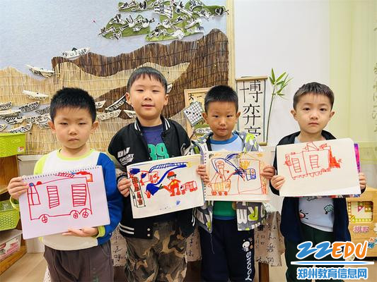 7.2幼儿展示消防安全海报