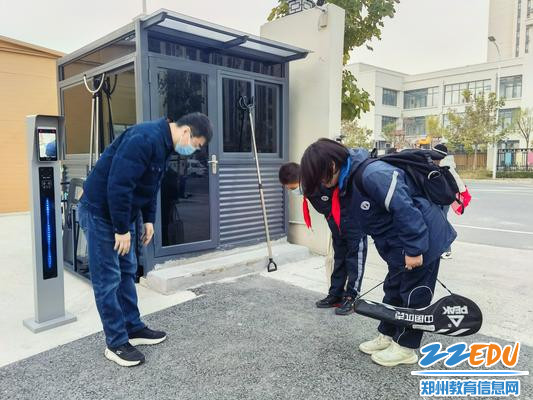 行鞠躬礼，感受一份尊重