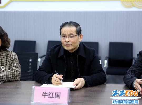 2郑州市经济贸易学校党委书记、校长牛红国介绍情况