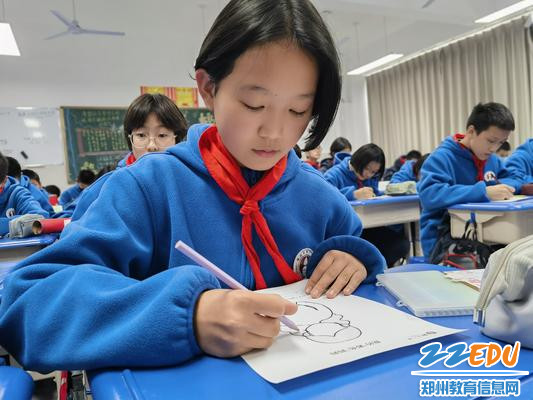 我为心中的妈妈“上色”