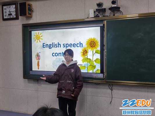 口语流利的岳柏凝