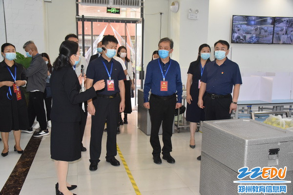 区政协到迎宾路小学（郑州四中实验学校小学部）视察工作_调整大小