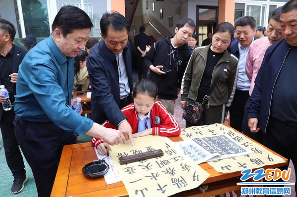 在鲁庄镇中心小学5