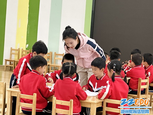 惠济区实验幼儿园杨迎老师执教大班科学《会跳舞的沙子》_调整大小